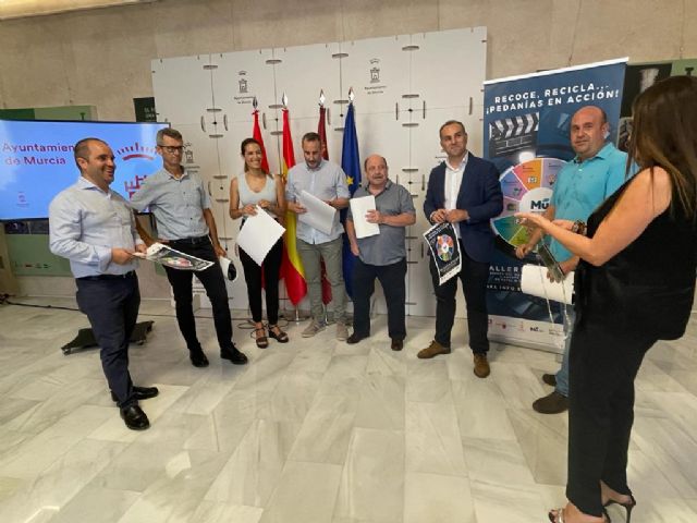 El ecocine y los talleres llegan a barrios y pedanías para amenizar las tardes y noches de verano - 1, Foto 1