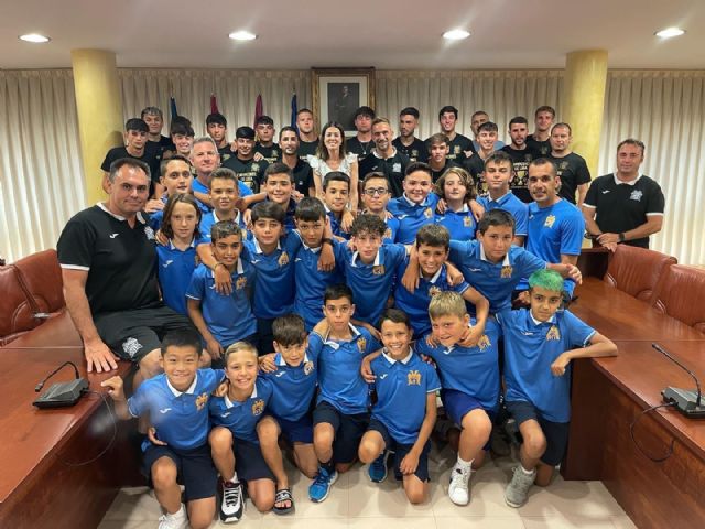 Mari Carmen Moreno recibe a representantes de la Escuela de Fútbol de Águilas (ACREF) - 2, Foto 2