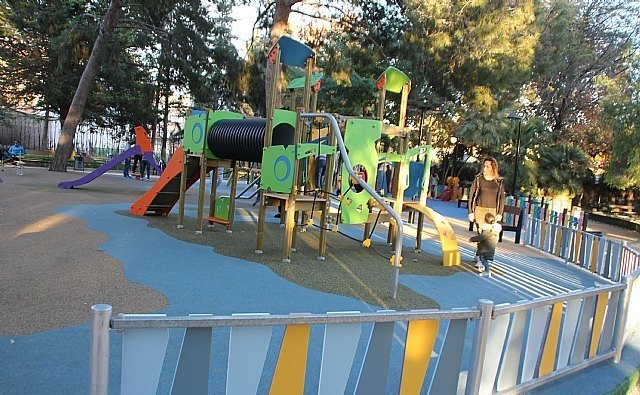 Se repararán varios pavimentos amortiguadores de espacios para juegos infantiles en distintos parques de Totana - 2, Foto 2