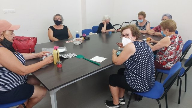 Rosa Martínez Galindo preside el Centro de Personas Mayores de la pedanía del Paretón-Cantareros, que se reabrió el pasado 18 de mayo tras la pandemia, Foto 7