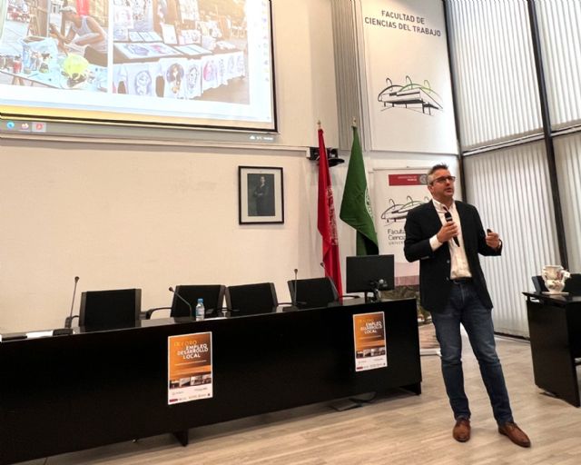 Nace el primer curso de formación dirigido a concejales de los ayuntamientos de la Región - 1, Foto 1