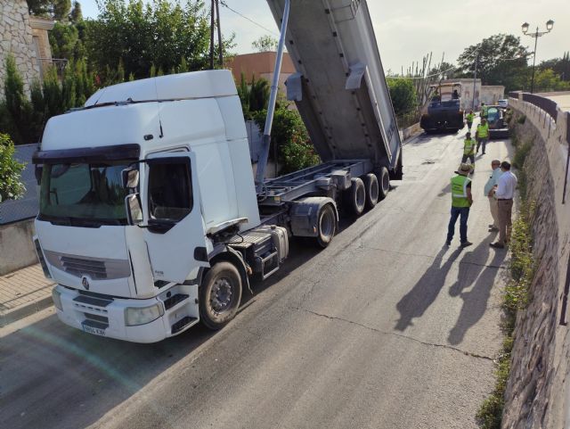 El Ayuntamiento renueva más de 2.200 m² del firme de calzada en La Arboleja, mejorando la seguridad de usuarios - 1, Foto 1