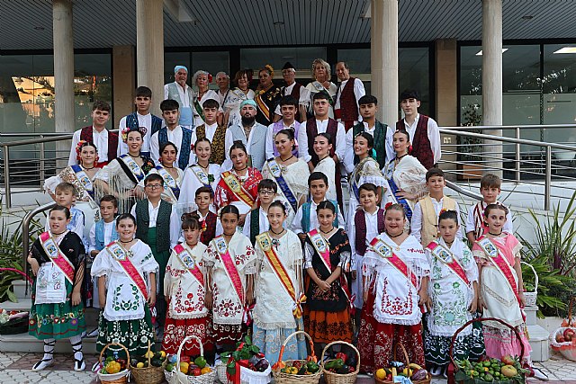 Color, tradición y devoción, protagonizan la ofrenda de frutos al patrón - 1, Foto 1