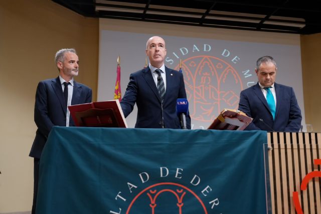 Ignacio González toma posesión como decano de la Facultad de Derecho de la UMU - 3, Foto 3