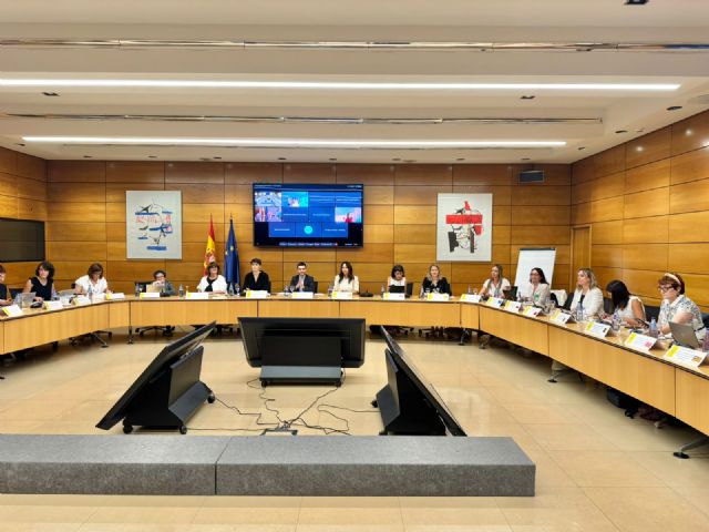 Pol�tica Social exige al Ministerio que cubra la deuda de m�s de 600 millones que mantiene con la Dependencia en la Regi�n de Murcia, Foto 2