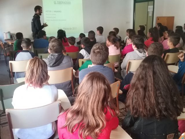 Ciudadanos propone un paquete de medidas para combatir el ciberacoso a menores en Cartagena - 1, Foto 1