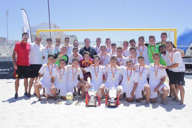 Las selecciones territoriales de fútbol playa de categorías cadete y juvenil se han proclamado campeonas de España en los Campeonatos Nacionales celebrados en Cádiz - 1, Foto 1
