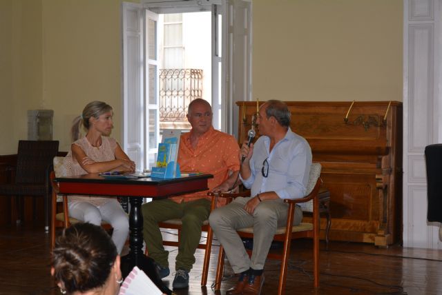 Jóvenes justicieros, el último libro solidario de Carlos del Solo - 1, Foto 1