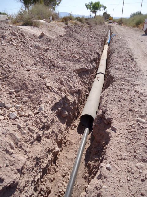 Ya está en servicio la tubería de distribución de agua potable construida junto a la rambla de La Santa, en el barrio Tirol Camilleri, Foto 4