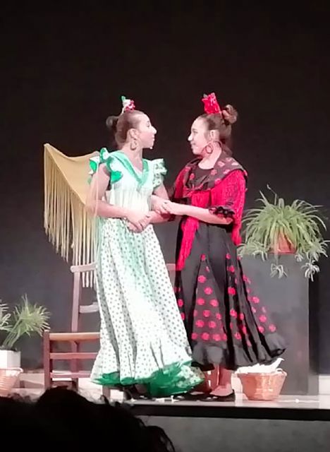 Intépretes de todas las edades se suben al escenario de la mano del grupo Tejuba - 2, Foto 2