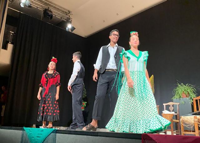 Intépretes de todas las edades se suben al escenario de la mano del grupo Tejuba - 5, Foto 5