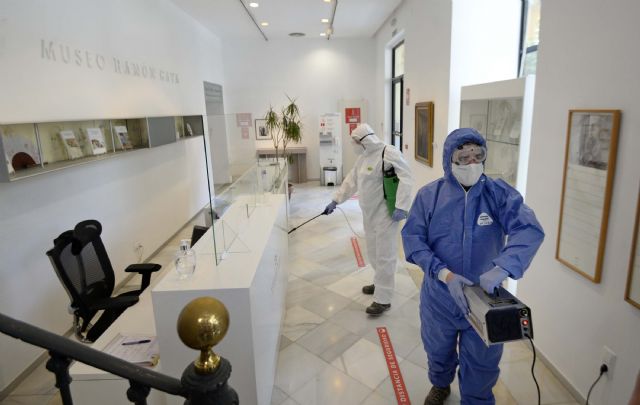 Tres brigadas especializadas rematan la desinfección del museo Ramón Gaya - 3, Foto 3