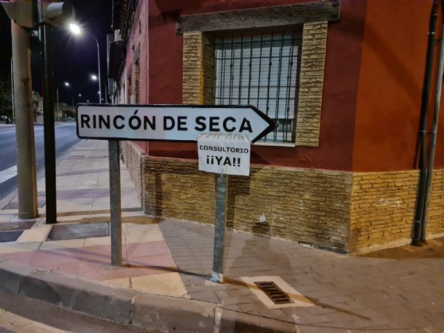 Concentración vecinal en el Rincón de Seca para exigir que abran el consultorio médico en las mismas condiciones de antes del Covid-19 - 1, Foto 1