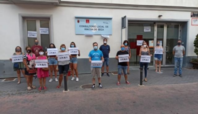 Concentración vecinal en el Rincón de Seca para exigir que abran el consultorio médico en las mismas condiciones de antes del Covid-19 - 2, Foto 2