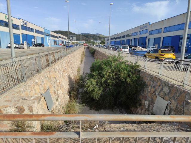 El Ayuntamiento de Lorca aprueba el procedimiento de contratación del 'Proyecto de drenaje sostenido y laminación de aguas pluviales' en el Polígono de Saprelorca - 2, Foto 2