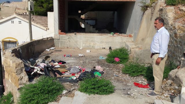 El PP exige una intervención integral de limpieza, desinfección y mantenimiento en los barrios altos ante la lamentable imagen que presentan desde hace meses - 2, Foto 2