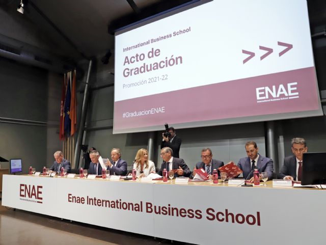 La directora del SEF asiste a la graduación de la promoción 2021-2022 de ENAE Business School - 1, Foto 1