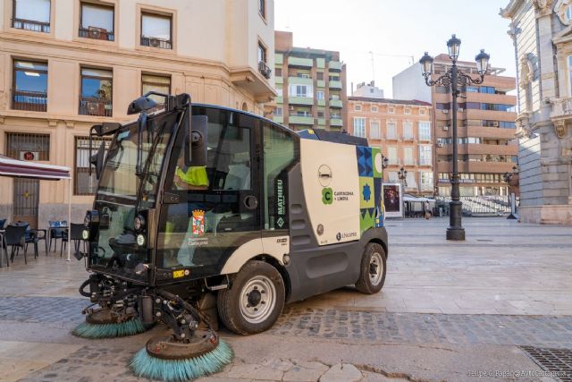 El Gobierno pide a Lhicarsa que acelere la renovación de maquinaria y anuncia más control en la gestión de brigadas - 1, Foto 1