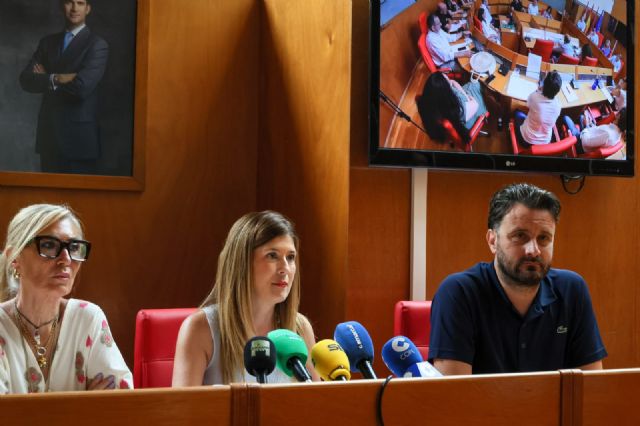El Ayuntamiento amonesta a dos concejales del grupo socialista tras ser sorprendidos manipulando el sistema de sonido del salón de plenos en el transcurso de las sesiones - 3, Foto 3