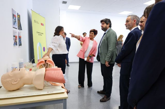 La Universidad de Murcia inaugura el Centro de Habilidades Clínicas Cirujana Do&ntilde;a Jamila, un espacio para reforzar la formación práctica del alumnado de Ciencias de la Salud - 2, Foto 2