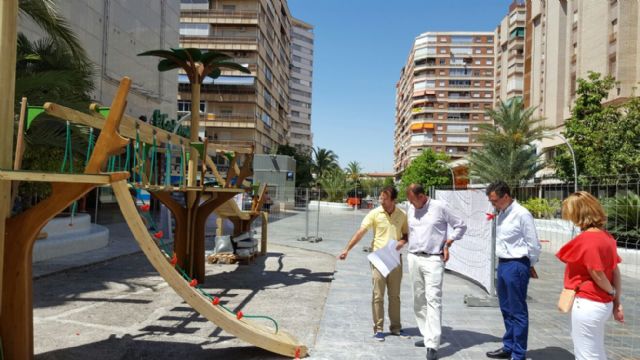 El Ayuntamiento ultima un nuevo circuito infantil adaptado a los más pequeños en la Avenida de la Libertad - 1, Foto 1