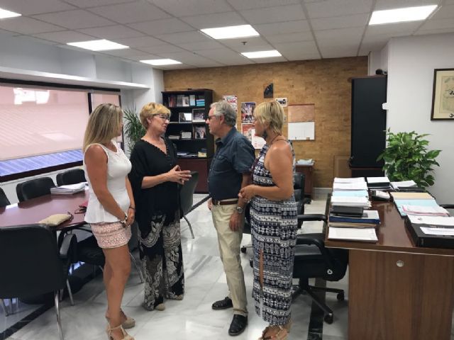 Luces de bajo consumo, reparación del techo, instalación de un nuevo suelo o arreglo de la fachada son algunas de las propuestas para mejorar la plaza de abastos de Cabezo de Torres - 3, Foto 3