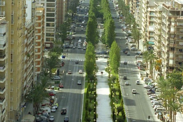 El Ayuntamiento saca a licitacion la repavimentacion de la Alameda de San Anton y el campo de futbol de cesped artificial en La Aljorra - 1, Foto 1