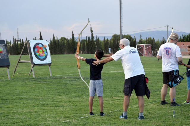 Unas 5.000 personas disfrutan de la ´XV Noche de la zurra y la brasa´ en las fiestas torreñas - 1, Foto 1