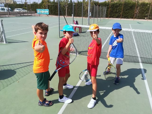 Inicio del curso de la Escuela de Tenis del C. T. Totana, Foto 2