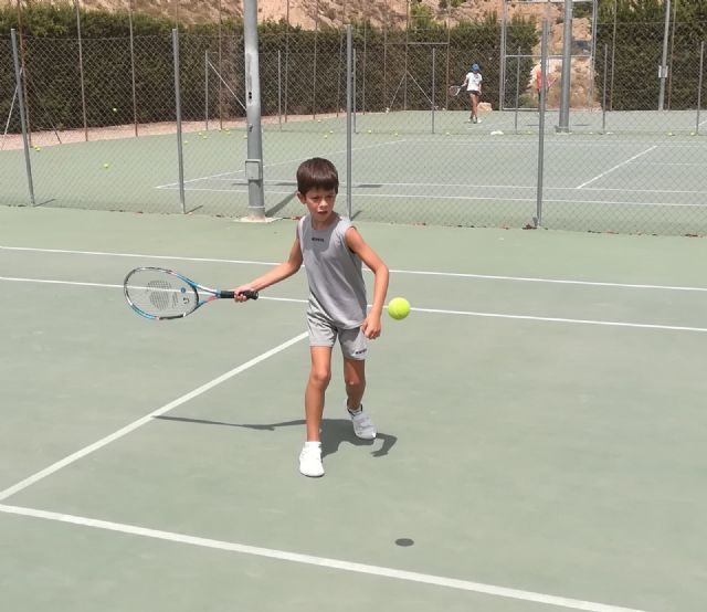 Inicio del curso de la Escuela de Tenis del C. T. Totana, Foto 5