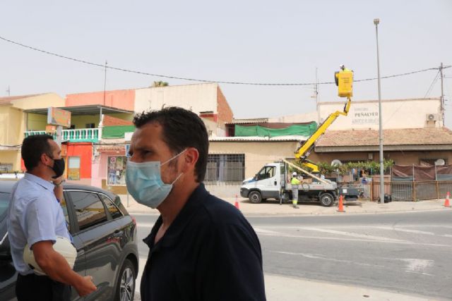 Los vecinos de El Raal estrenan nueva iluminación en 178 puntos de la calle Mayor - 1, Foto 1