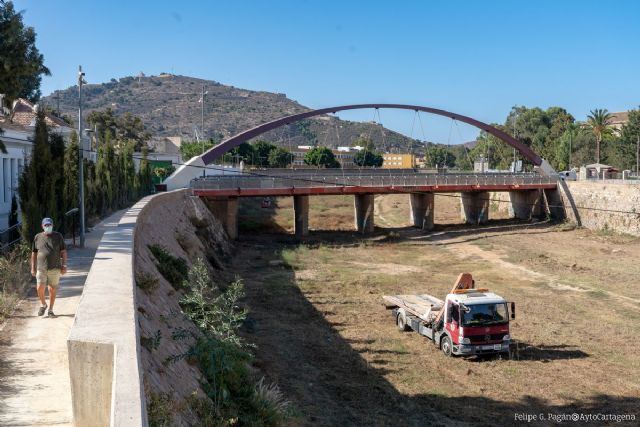 El Ayuntamiento de Cartagena limpia imbornales y ramblas para evitar inundaciones - 1, Foto 1