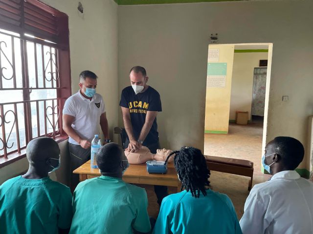 Ayuda sanitaria murciana en Uganda con el apoyo de la UCAM - 1, Foto 1