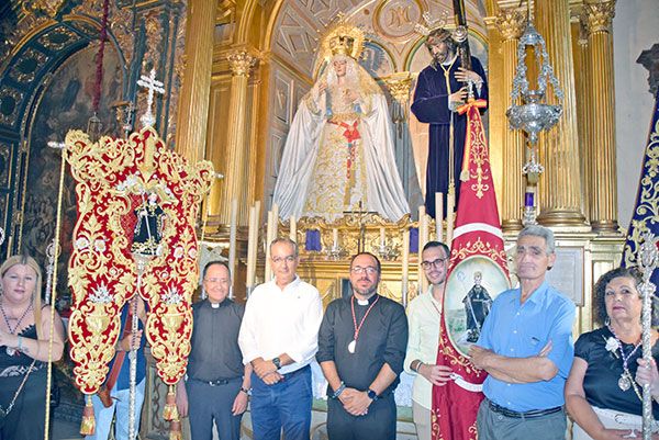 La Hermandad de Jesús de Alcalá del Río elevó unas oraciones en su nombre de sus titulares, Ntro. Padre Jesús Nazareno y su Madre la Santísima Virgen de la Esperanza, para bien discurrir en sus caninos de peregrinación - 5, Foto 5
