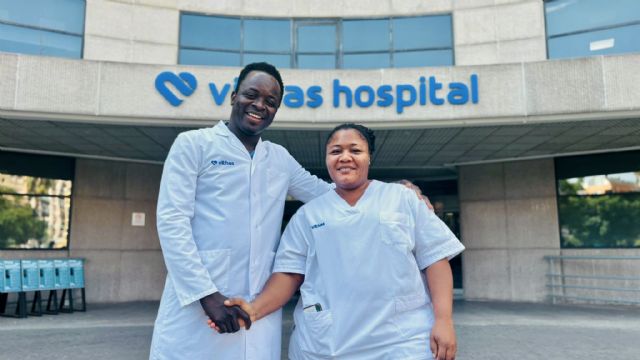 Dos enfermeros africanos reciben formación sanitaria en Vithas Valencia 9 de Octubre - 1, Foto 1