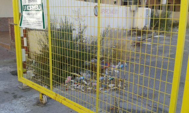 El PSOE solicita actuaciones urgentes para acabar con la pésima imagen que ofrece el solar de la gasolinera Gálvez - 2, Foto 2