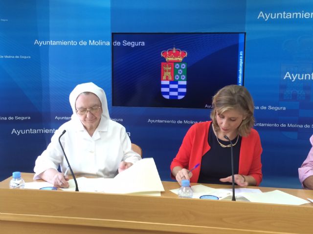 El Ayuntamiento de Molina de Segura firma una adenda al convenio de colaboración con la Fundación Carlos Soriano para la atención a personas mayores en régimen de estancia-residencia - 2, Foto 2