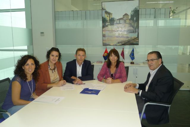 IBERDROLA y Ayuntamiento de Torre-Pacheco firman un convenio de colaboración - 1, Foto 1