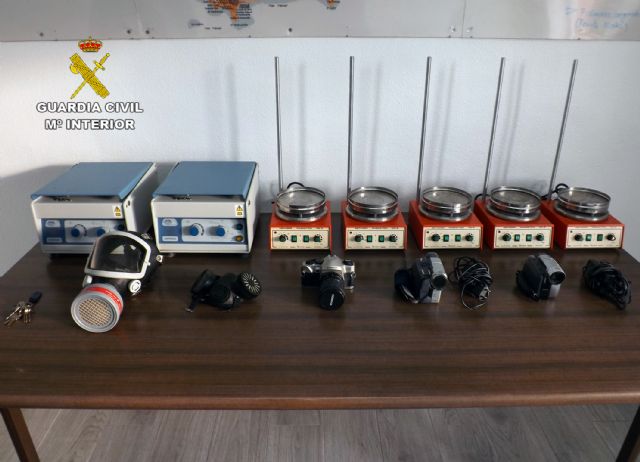 La Guardia Civil esclarece dos robos cometidos en un instituto de La Manga - 3, Foto 3