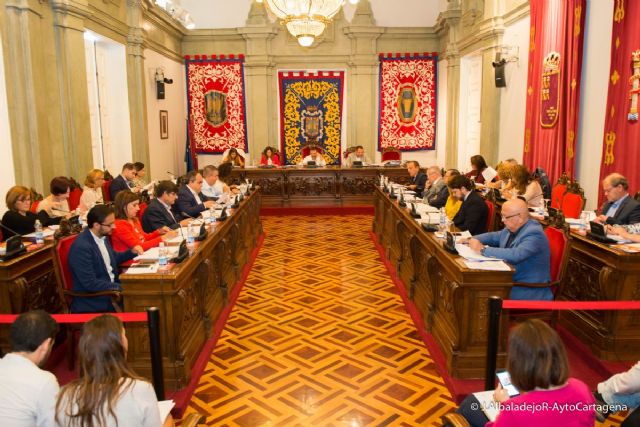 Una mesa de trabajo estudiará la bajada en el precio del agua que se hará efectiva a principios de año - 5, Foto 5