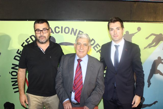 Rosendo Berengüí recibela Insigniade Oro dela Uniónde Federaciones Deportivas dela Regiónde Murcia - 2, Foto 2
