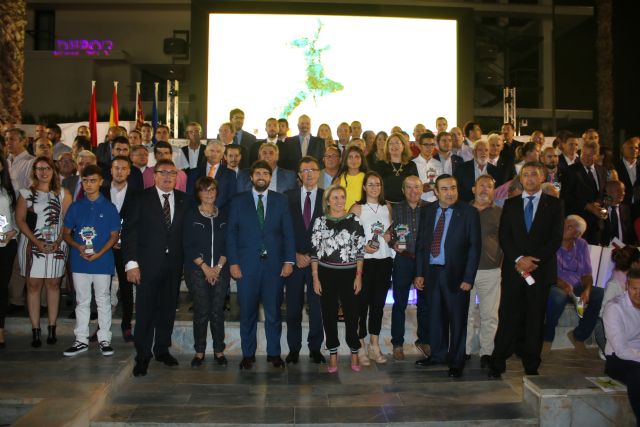 Fernando López Miras asiste a la I Gala del Deporte de la Unión de Federaciones Deportivas de la Región de Murcia - 1, Foto 1