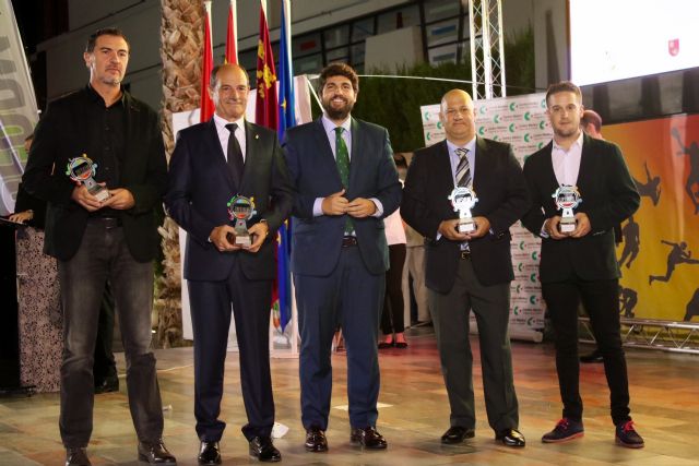 Fernando López Miras asiste a la I Gala del Deporte de la Unión de Federaciones Deportivas de la Región de Murcia - 2, Foto 2