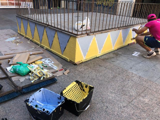 Más de 50 vecinos pintan junto con técnicos del Ayuntamiento de Murcia 20 paredes de San Antolín - 1, Foto 1
