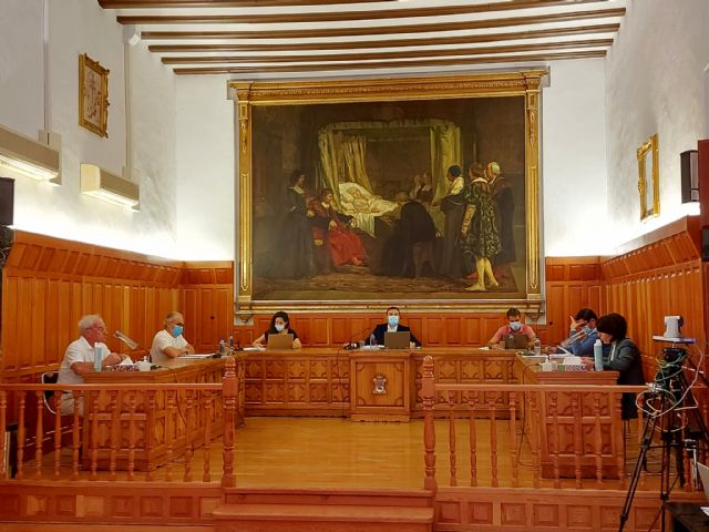 El Pleno de Caravaca aprueba la moción en la que pide que salga adelante una ley contra problemática de la ocupación ilegal de viviendas - 1, Foto 1