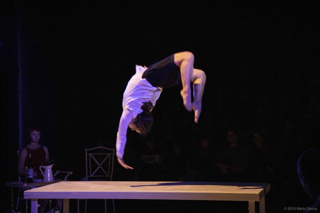 El TCM celebra su décimo aniversario con las acrobacias y la poesía del Ateneu Popular 9 Barris, Premio Nacional de Circo - 2, Foto 2