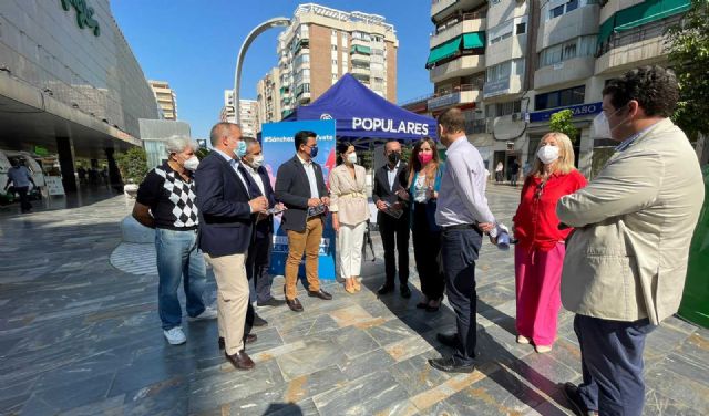 El PP lanza una campaña a pie de calle en los 45 municipios para exigir a Sánchez la bajada inmediata del precio de la luz - 2, Foto 2