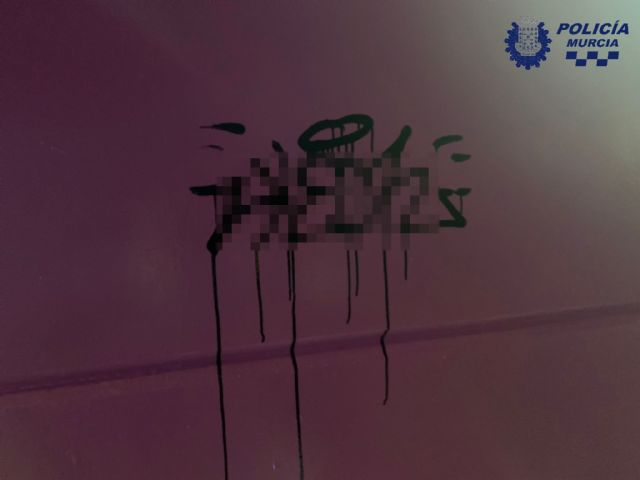 La Policía Local identifica a un grafitero por realizar distintas pintadas en bienes muebles e inmuebles del municipio - 1, Foto 1