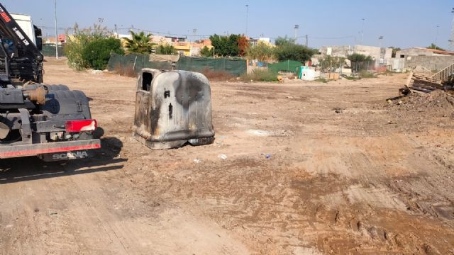 Esta semana han comenzado las labores de limpieza de solares en el barrio de El Labradorcico y calles adyacentes - 2, Foto 2
