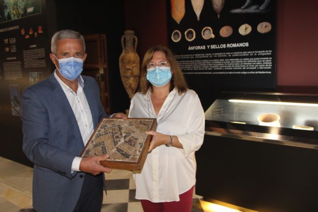 El Ayuntamiento del Pilar cede piezas romanas al museo arqueológico y etnográfico Barón de Benifayó - 2, Foto 2